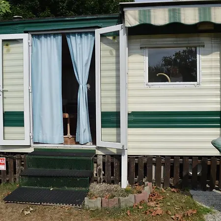 Camping Mobilehome Acero Rosso *